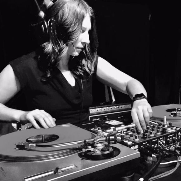 Meet your Posher, Angela - Picture 1 of 1